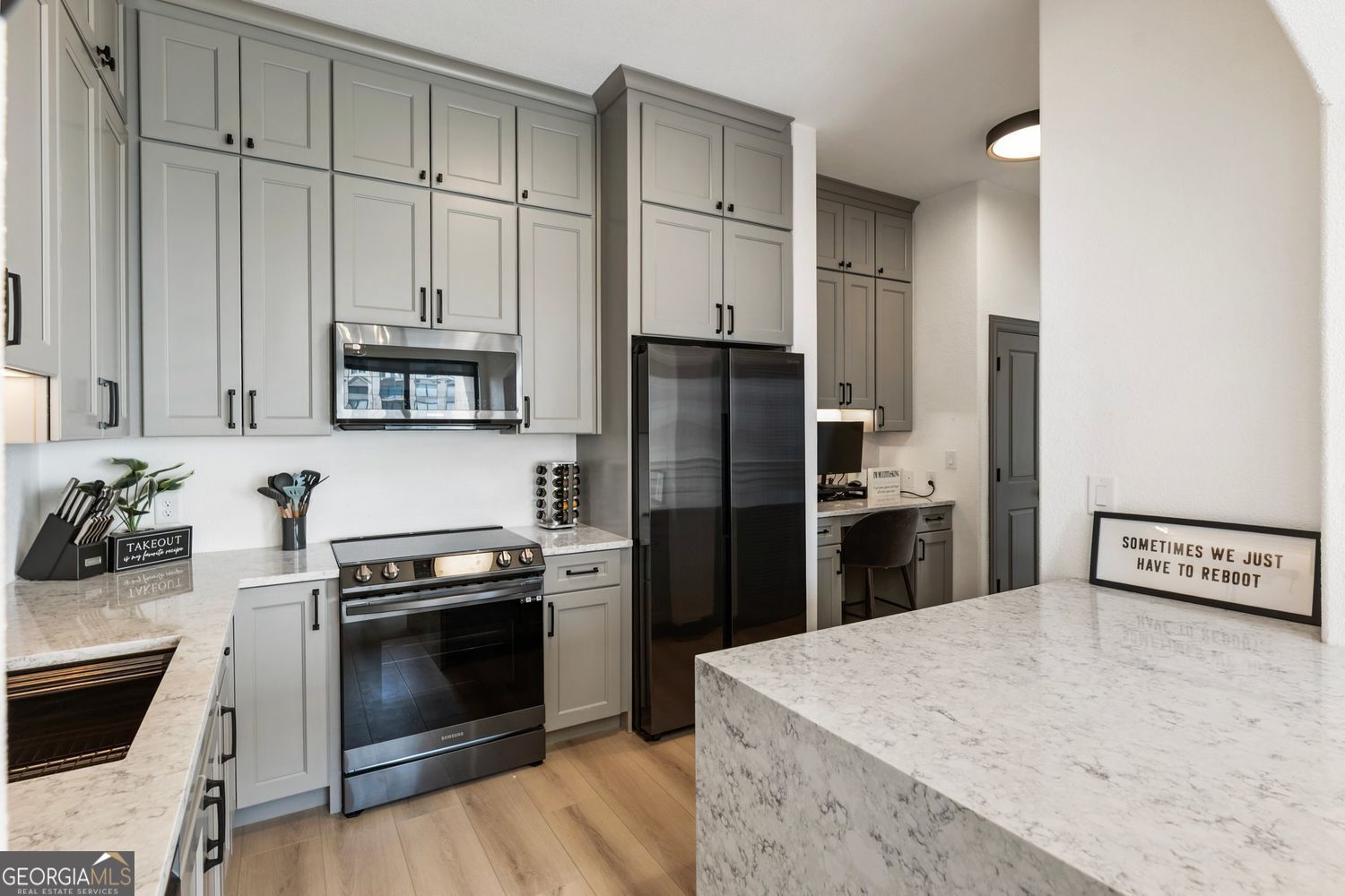 Atlanta, Georgia 30326, United States, 2 Bedrooms Bedrooms, ,2 BathroomsBathrooms,Residential,Active,164646