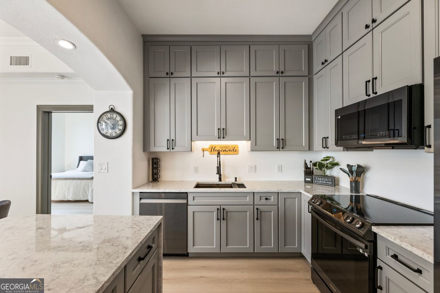 Atlanta, Georgia 30326, United States, 2 Bedrooms Bedrooms, ,2 BathroomsBathrooms,Residential,Active,164646