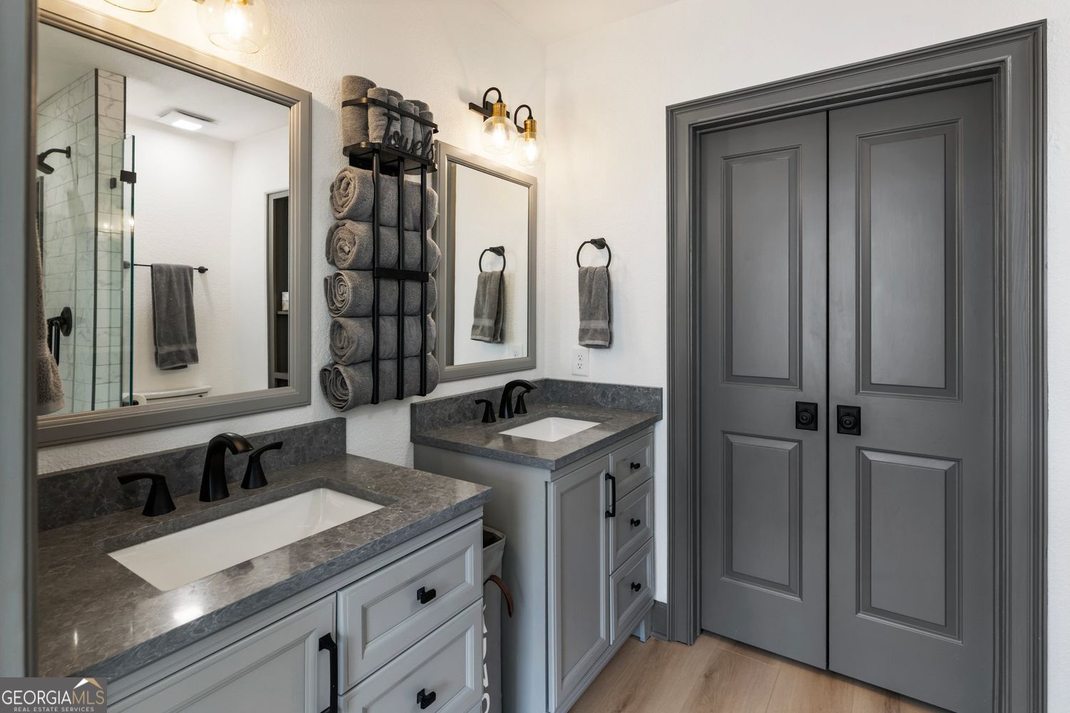 Atlanta, Georgia 30326, United States, 2 Bedrooms Bedrooms, ,2 BathroomsBathrooms,Residential,Active,164646