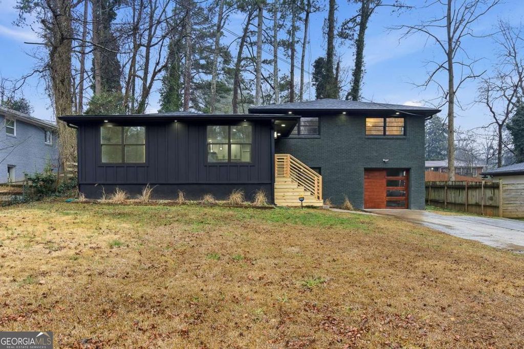 Photo of 2543 Fontaine Circle, Decatur, GA 30032 (MLS # 10683895)