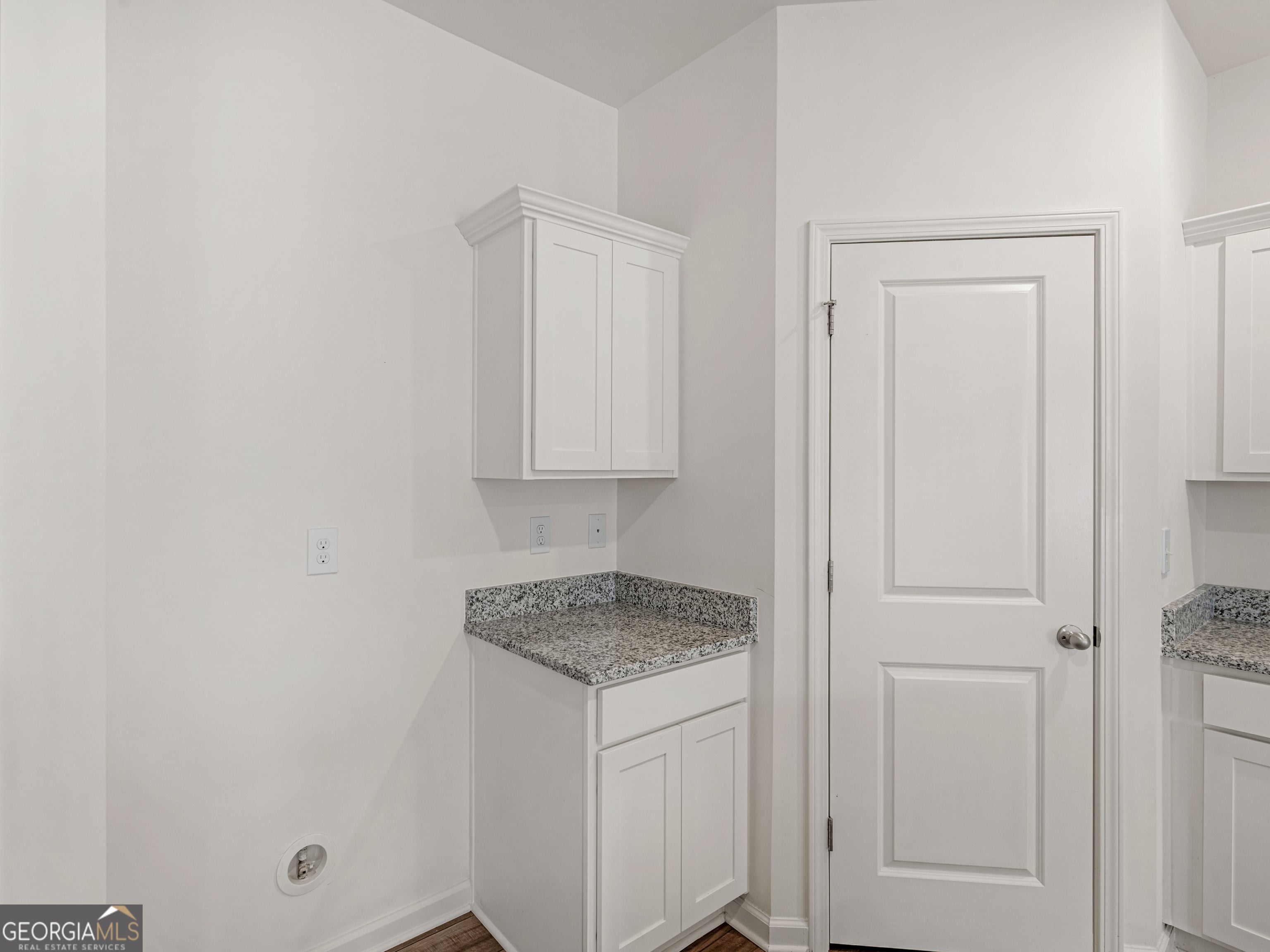 214 Georgian WAY