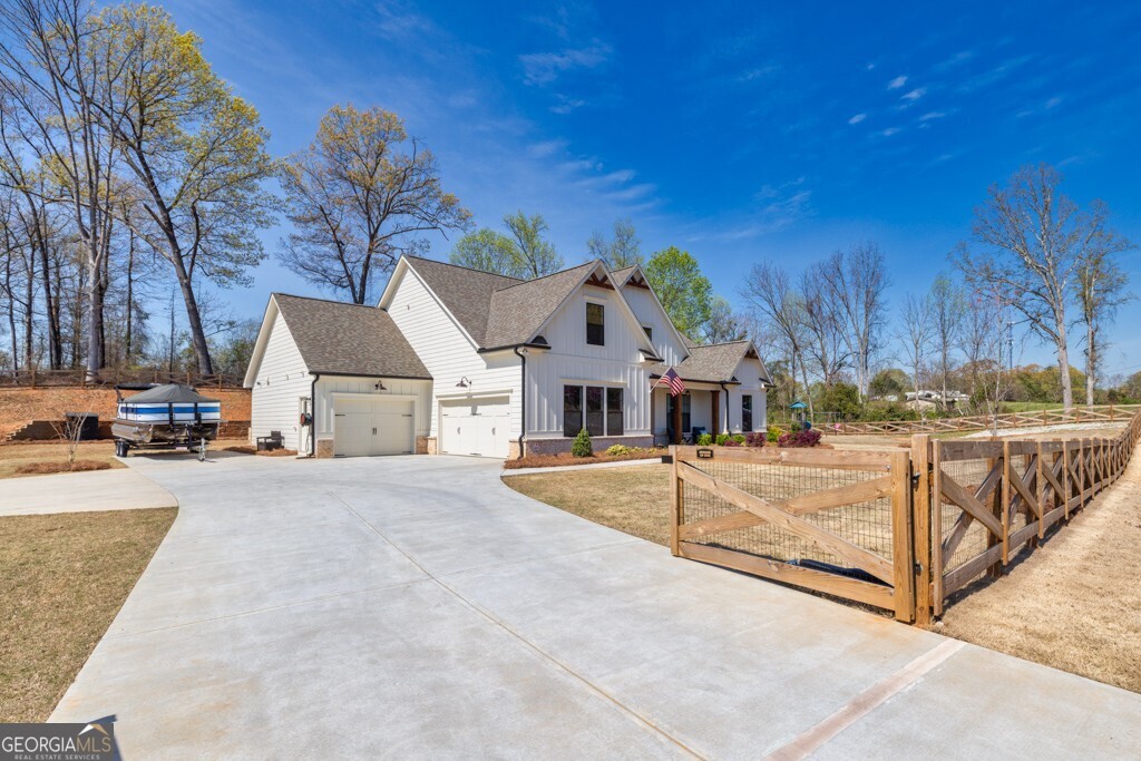 567 Storey LN