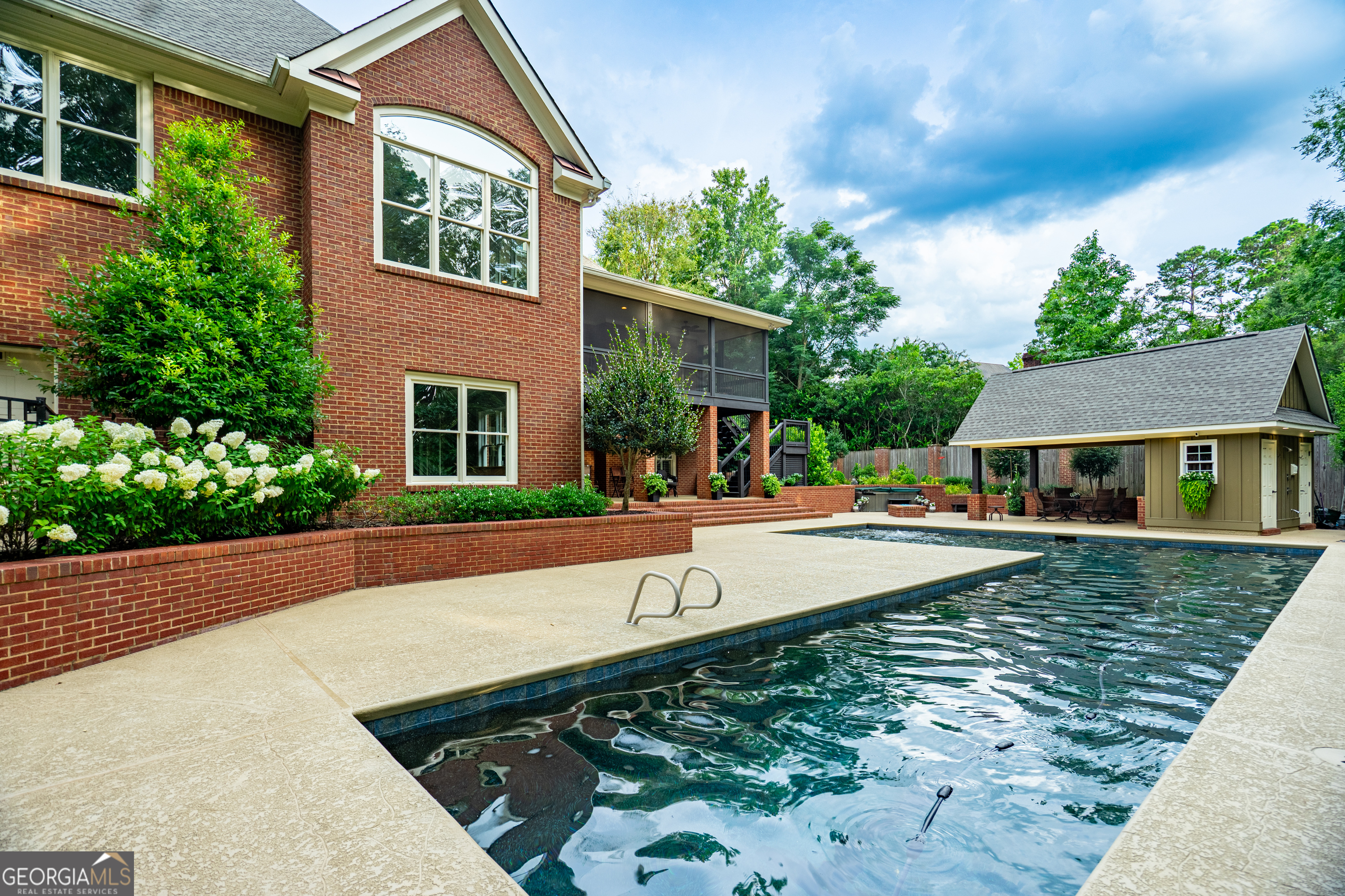 100 Lakeshore PTE