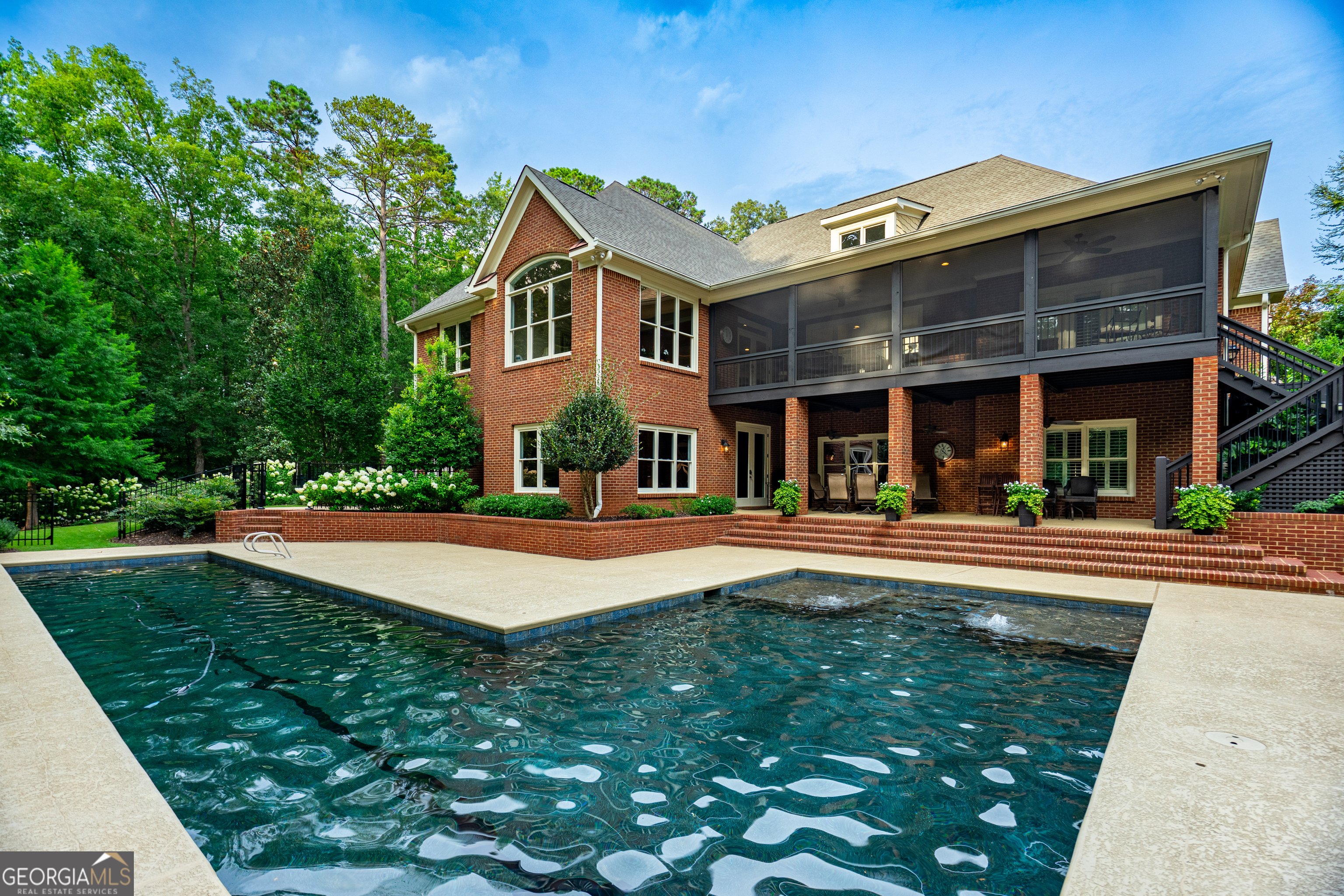 100 Lakeshore PTE