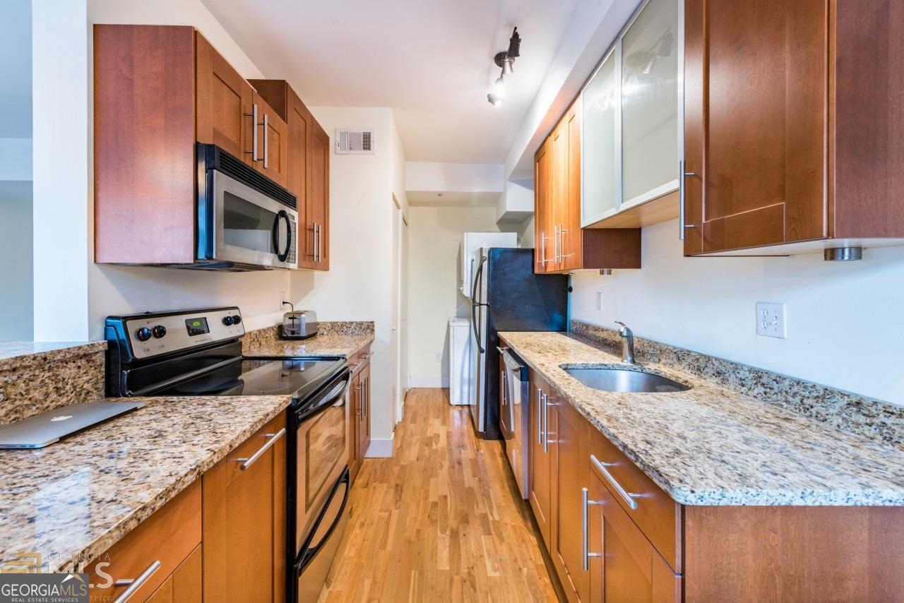 373 Moreland AVE NE 206