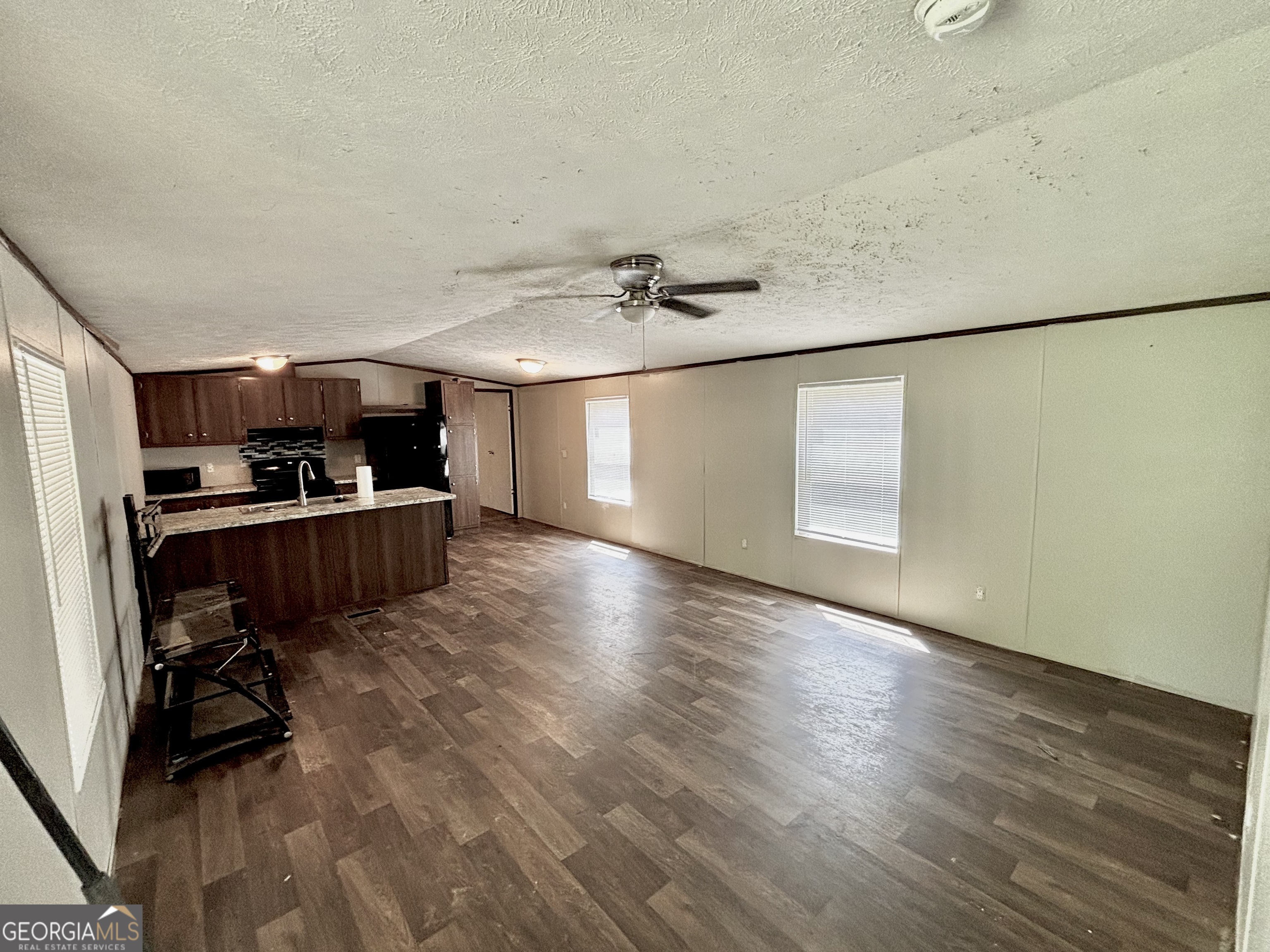 106 Valley RD