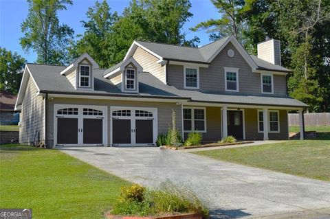 Photo of 2554 SW Red Barn Road SW, Marietta, GA 30064 (MLS # 10646211)