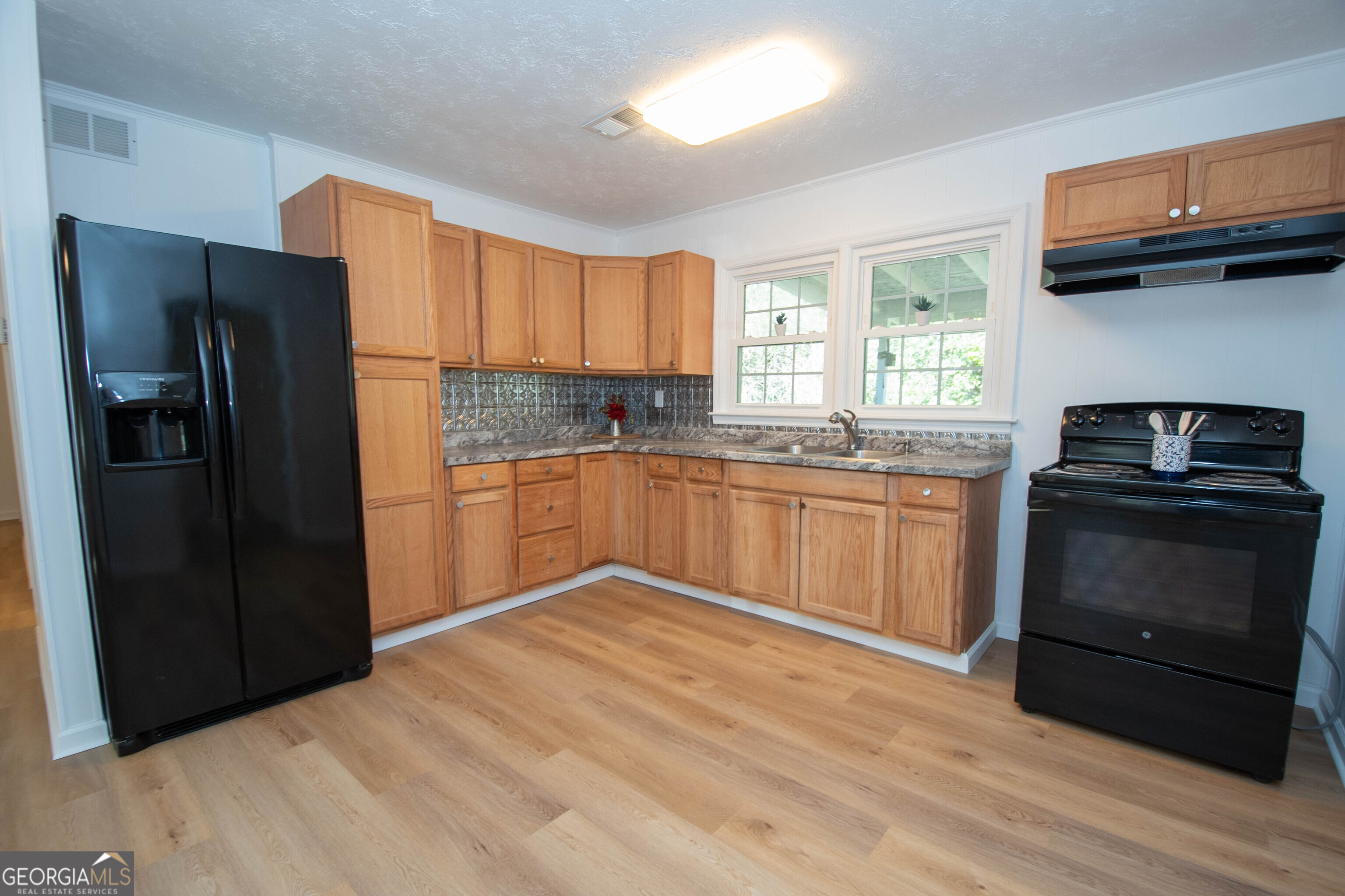 Carrol Manor - Residential