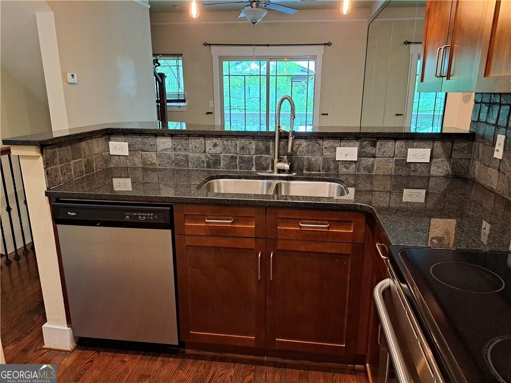 Atlanta, Georgia 30309, United States, 2 Bedrooms Bedrooms, ,3 BathroomsBathrooms,Residential,Active,237762