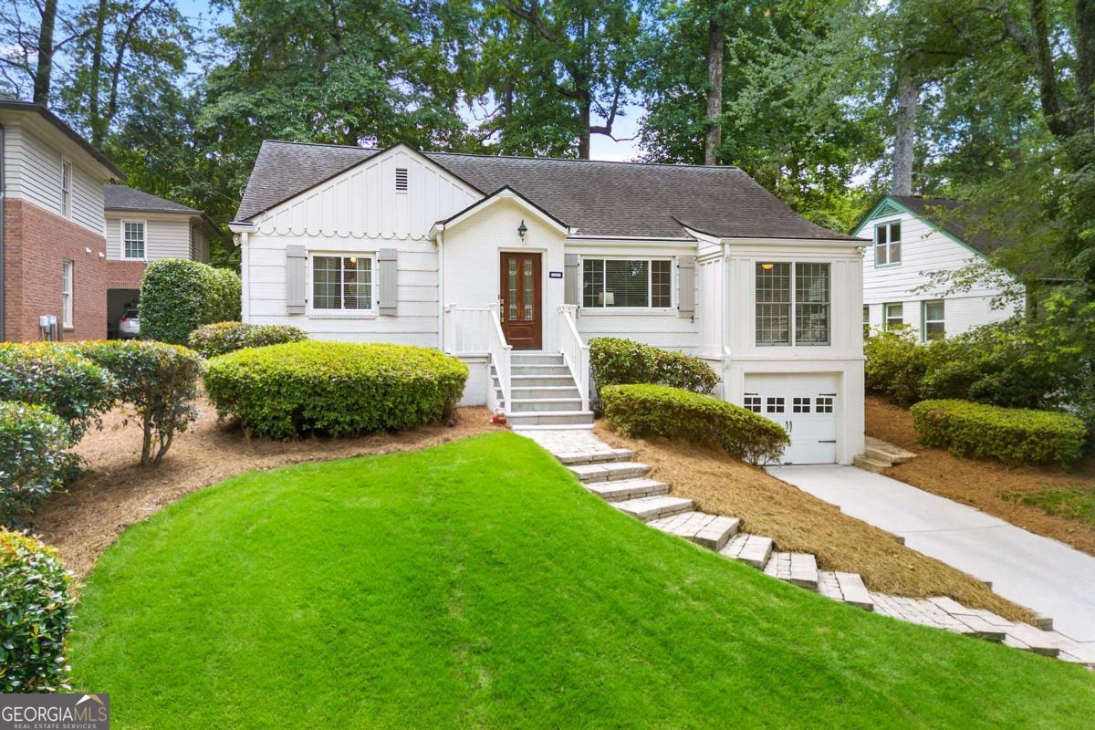 1329 University DR NE