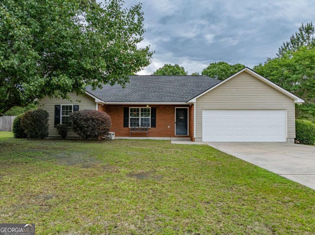 Photo of 8 Edinburgh DR, Tifton, GA 31794 (MLS # 10760892)