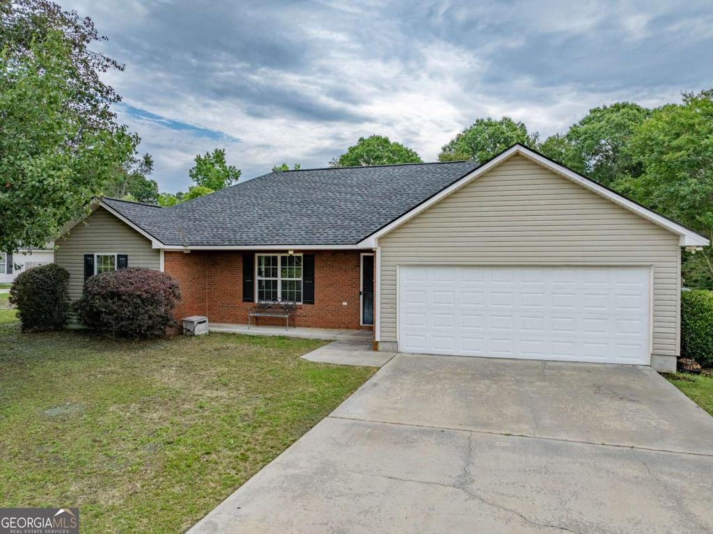 Photo of 8 Edinburgh DR, Tifton, GA 31794 (MLS # 10760892)