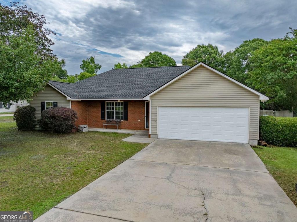 Photo of 8 Edinburgh DR, Tifton, GA 31794 (MLS # 10760892)
