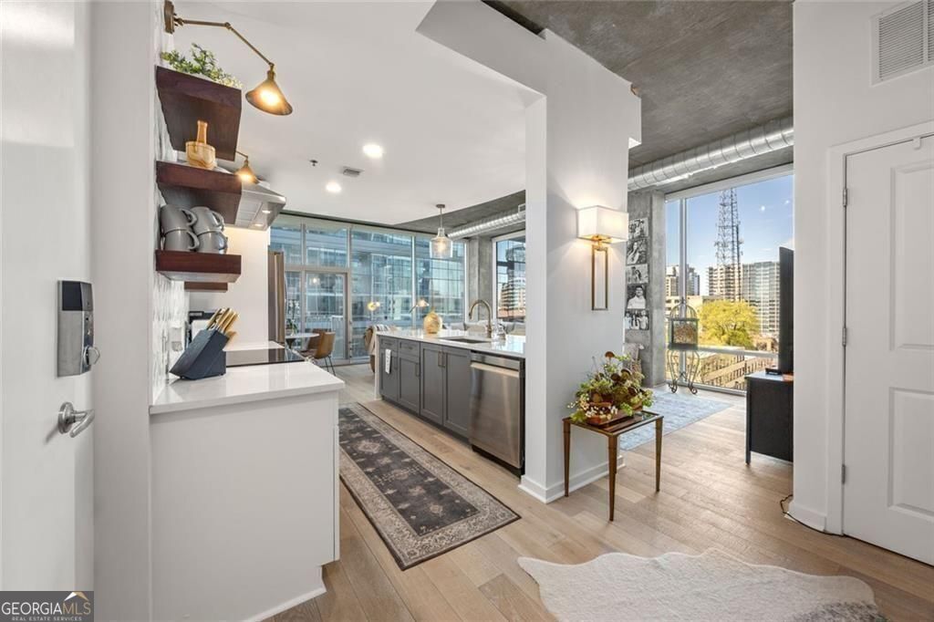 Photo of 923 Peachtree Street NE #939, Atlanta, GA 30309 (MLS # 10728029)