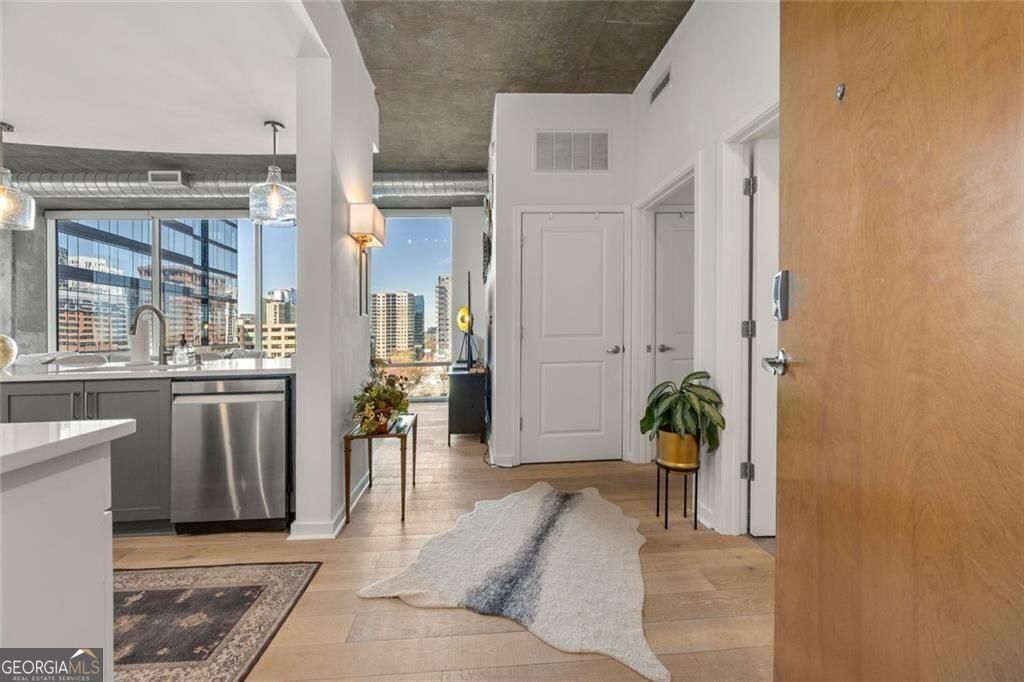 Photo of 923 Peachtree Street NE #939, Atlanta, GA 30309 (MLS # 10728029)