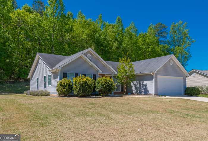 You will love this charming ranch Style home with new stainless steel kitchen appliances ,located in Swim/Tennis community near Jefferson City Schools. It is a 3 bedroom, 2 baths with attached 2 car garage. No Pets