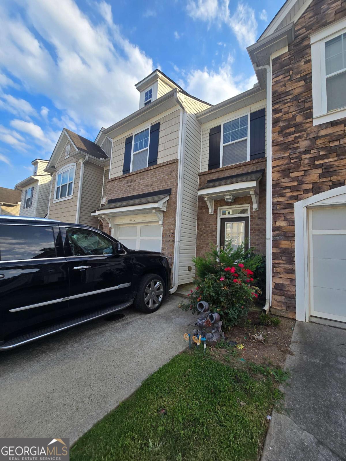 1934 Dilcrest DR