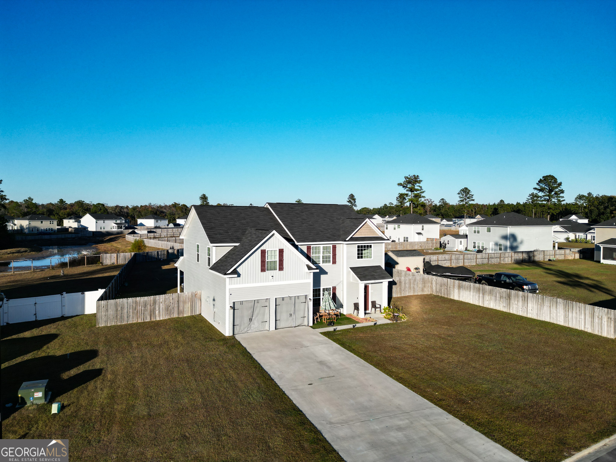 118 Loganberry LN NE