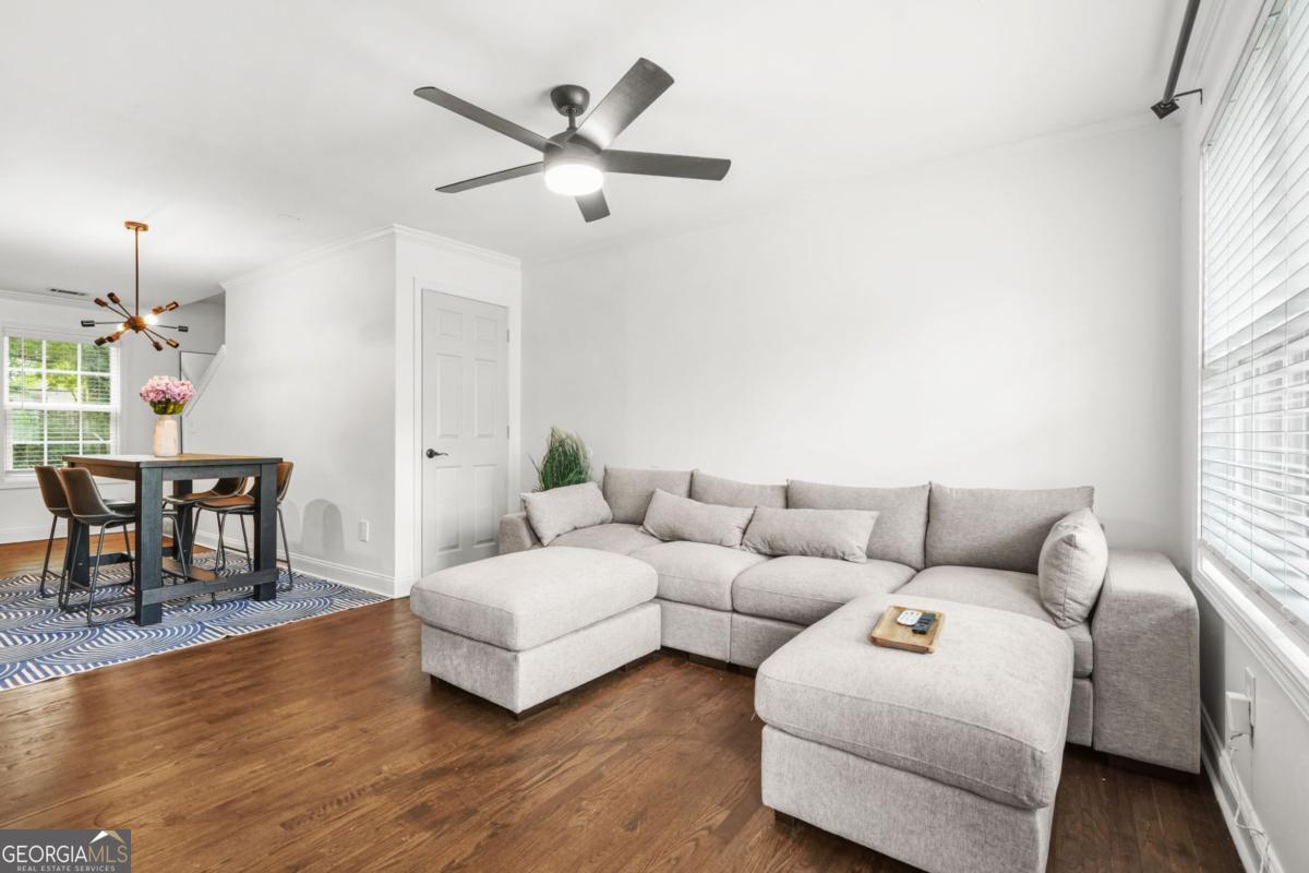 545 Elmwood RD NW