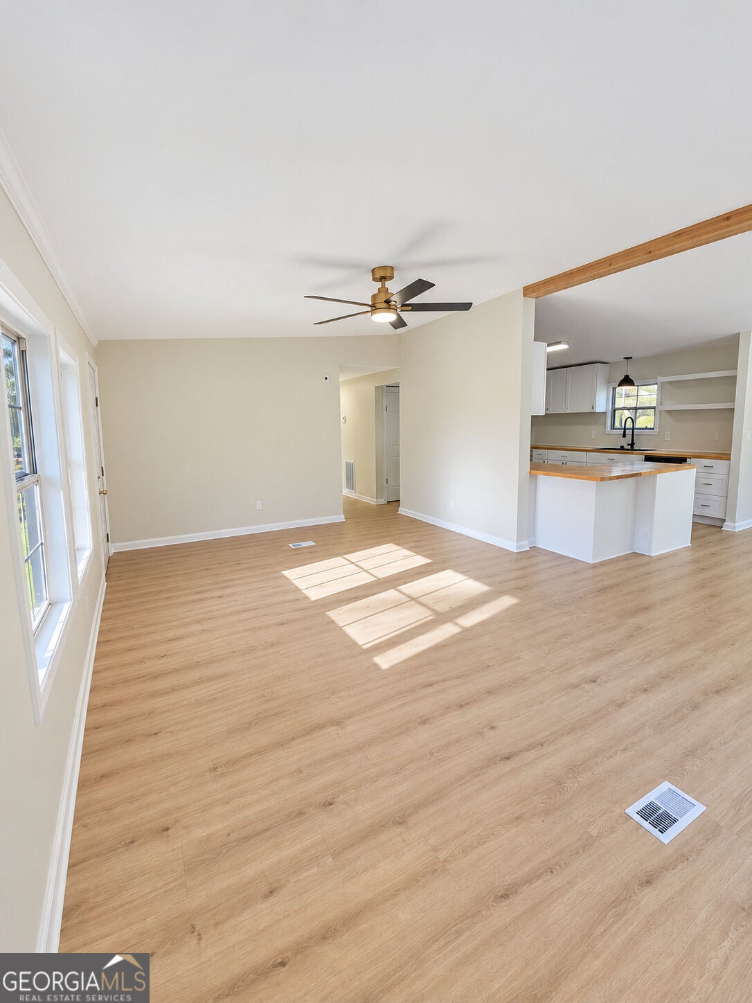 910 Steele DR