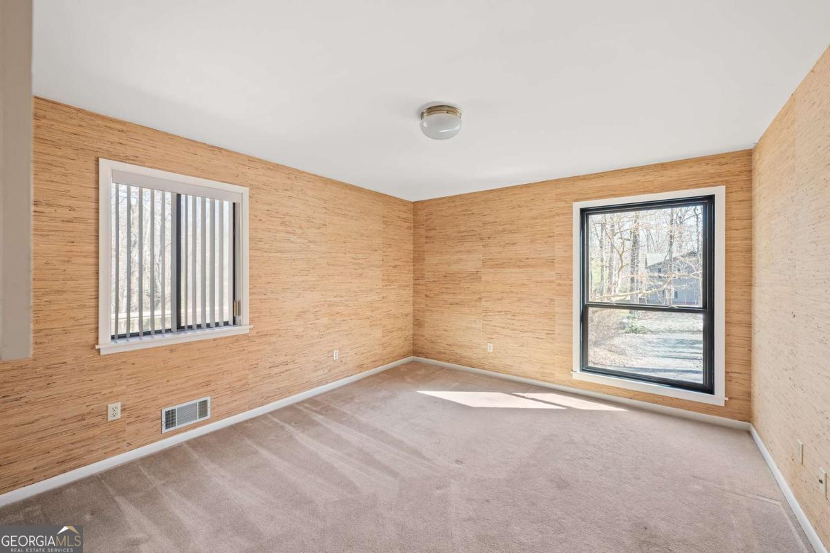 Athens, Georgia 30605, United States, 4 Bedrooms Bedrooms, ,4 BathroomsBathrooms,Residential,Pending,2300