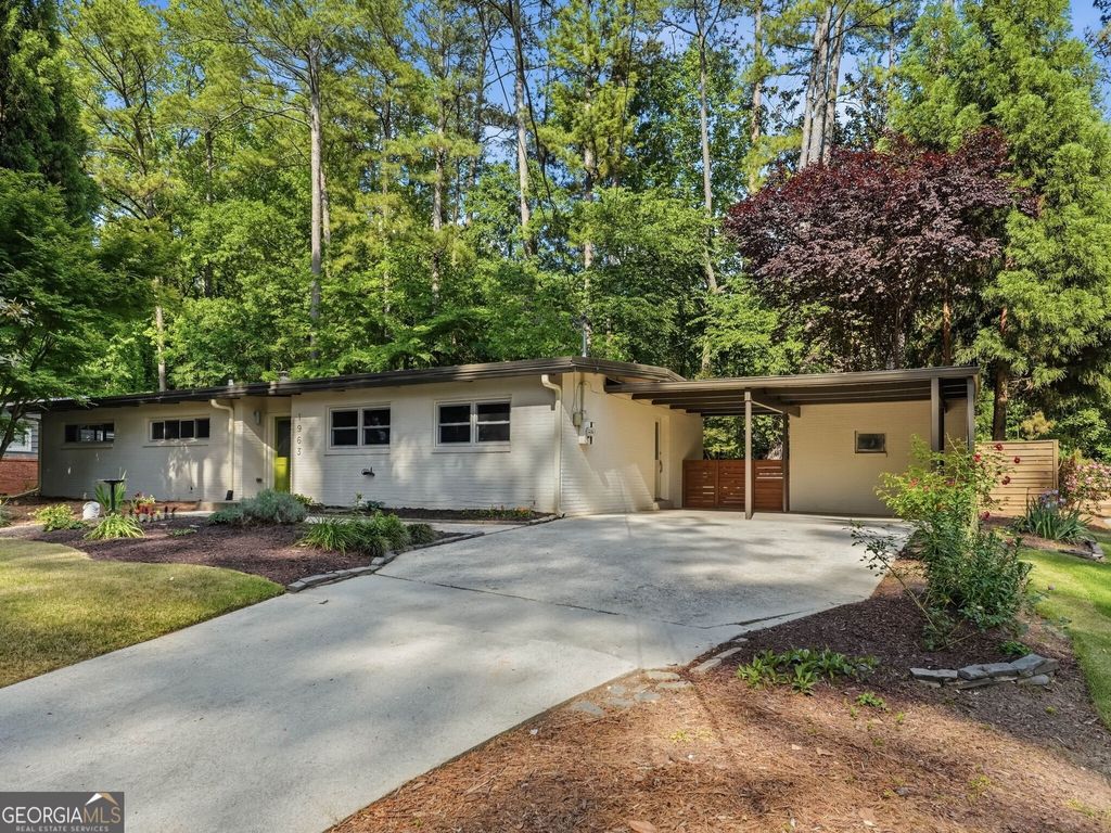 Photo of 1963 Forest Green Drive NE, Atlanta, GA 30329 (MLS # 10739564)