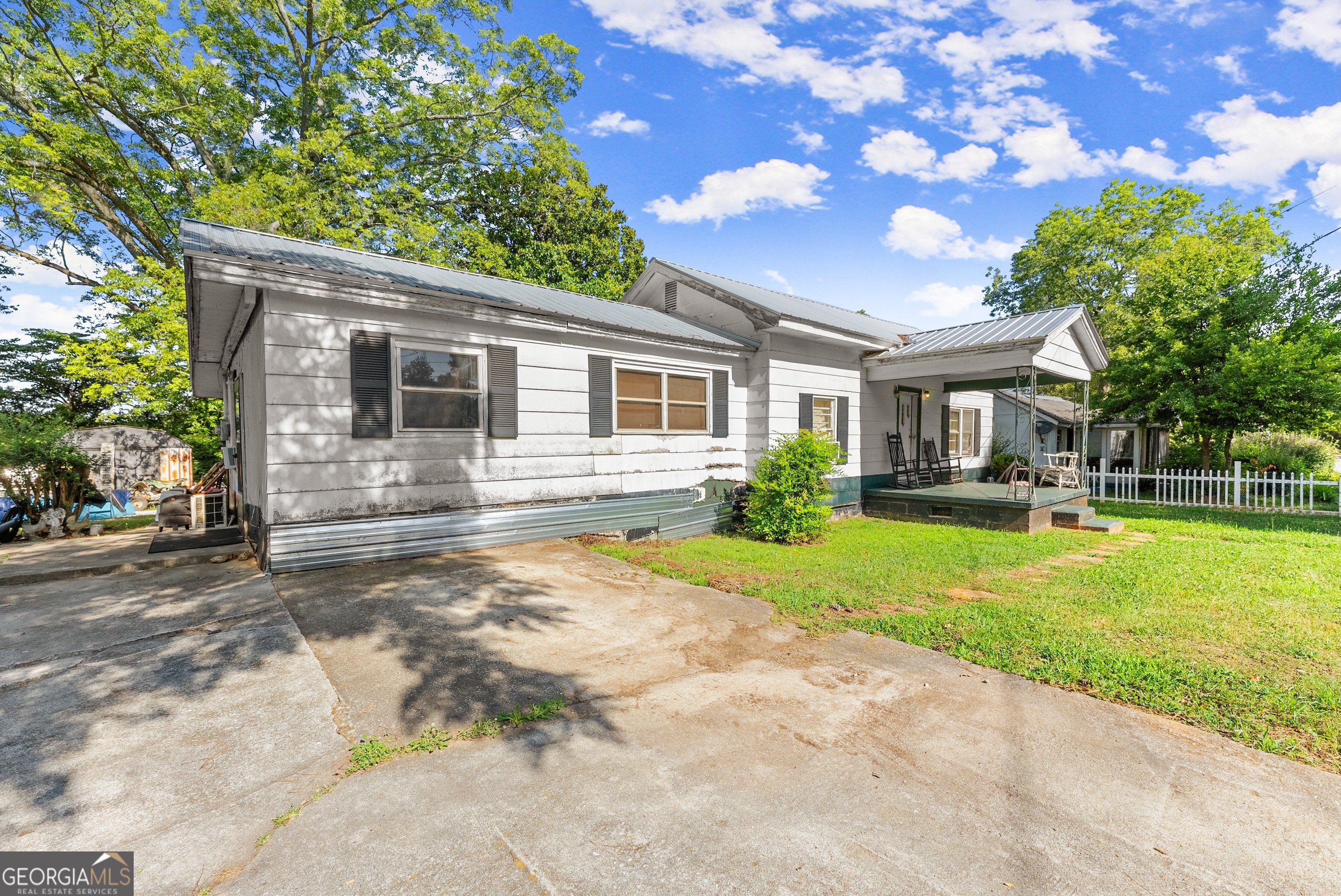 40 Burch ST