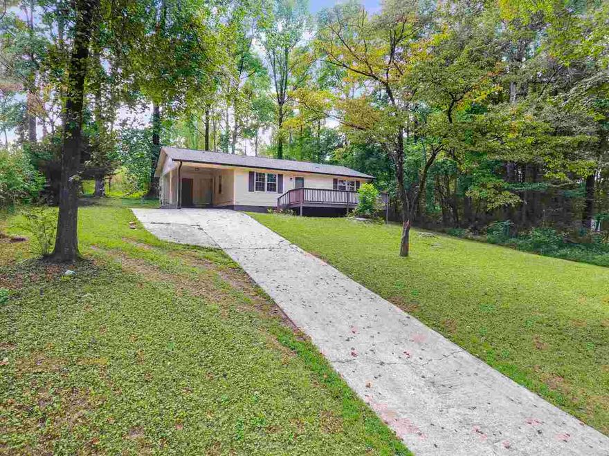 Nice Ranch style home with new roof, newly re-done bathrooms and flooring. Home is move-in ready with no HOA fees. Home is eligible for 100% financing.