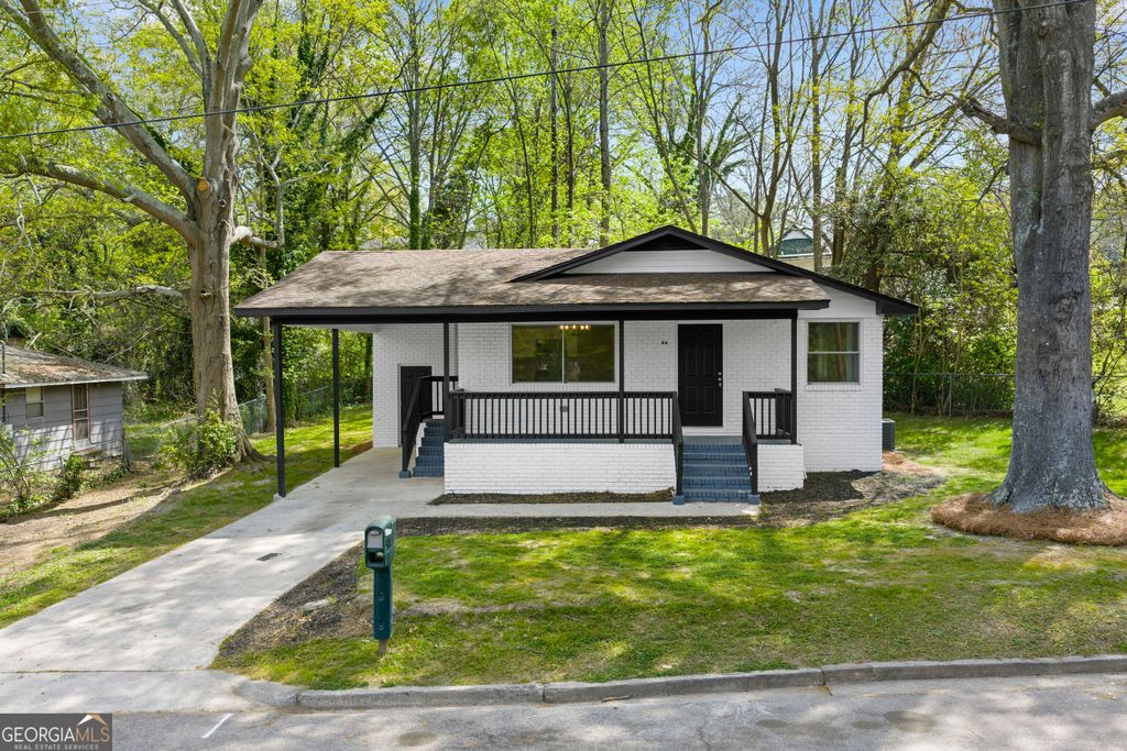 Photo of 44 Bell Street, Toccoa, GA 30577 (MLS # 10725108)