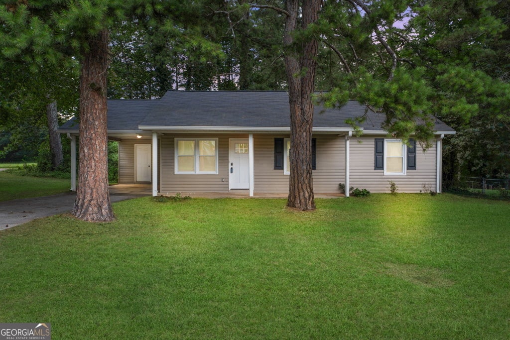 Photo of 10 Lajuana Drive, Carrollton, GA 30116 (MLS # 10811036)