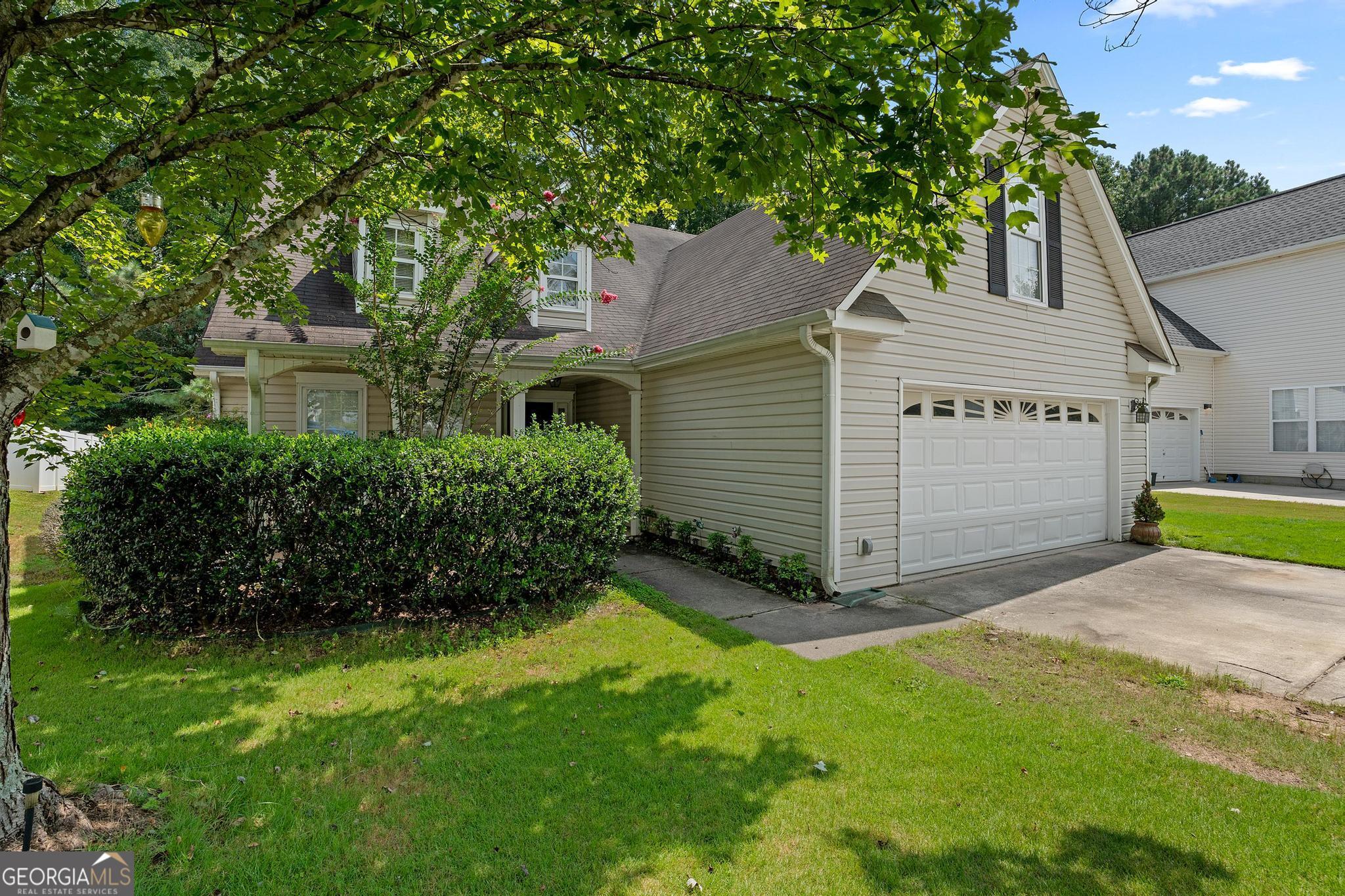 Welcome to 226 Turnbridge Circle, a charming 4-bedroom, 2-bath home located in the heart of Peachtree City. This property offers a spacious layout designed for comfortable living and everyday convenience. The fenced backyard provides privacy and plenty of room to enjoy the outdoors. With its desirable location and move-in ready condition, this home is ready for new occupants.