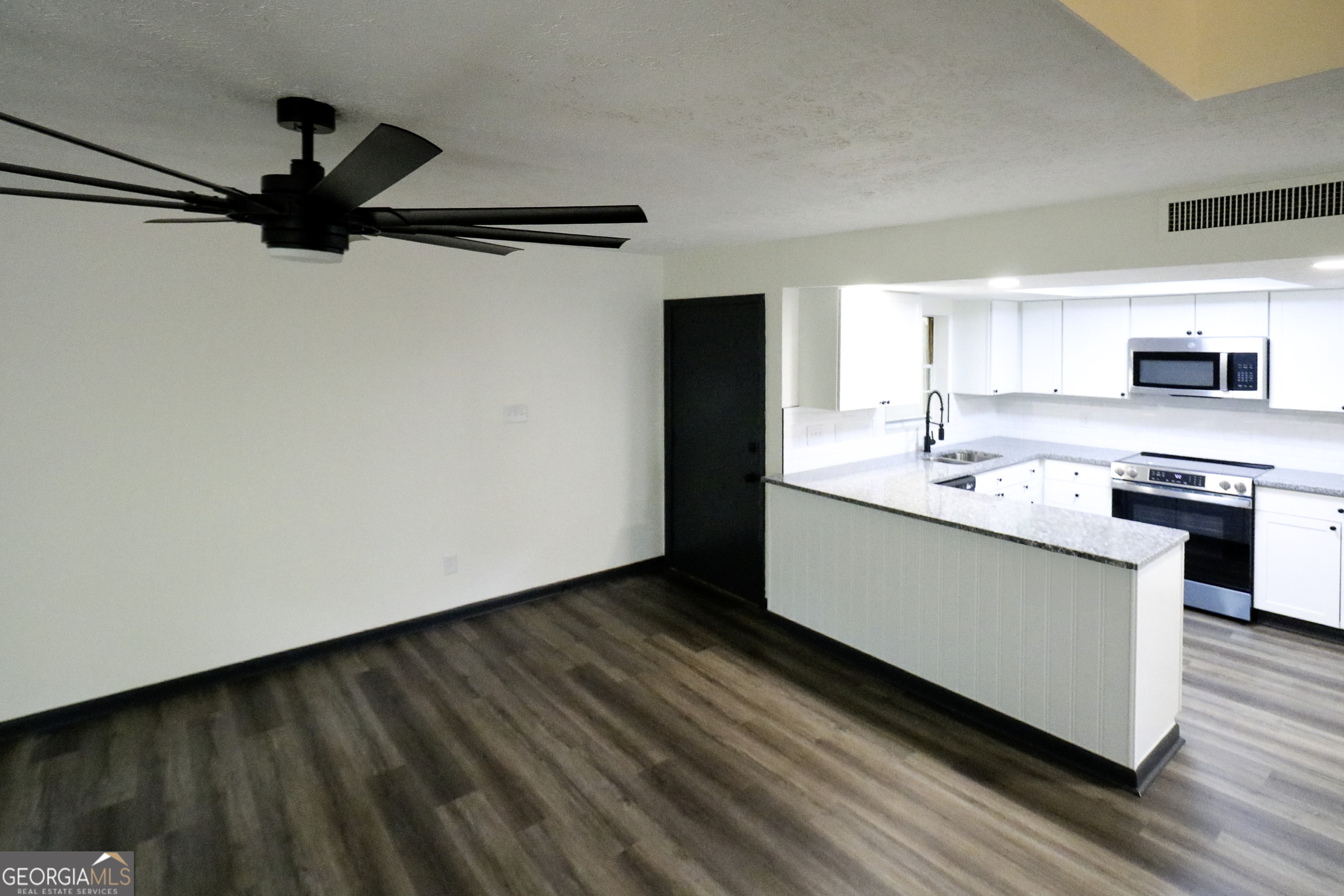 110 Westcliff CIR APT B