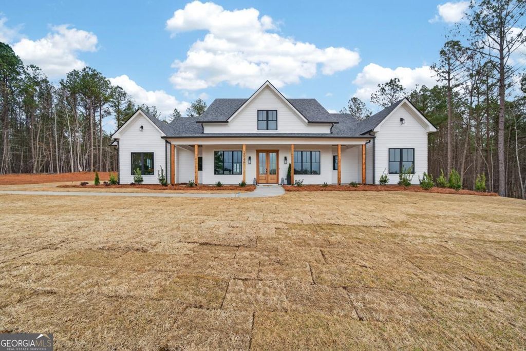 Photo of 2020 Clearwater Drive, White Plains, GA 30678 (MLS # 10696132)