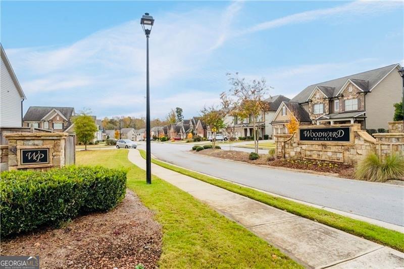 724 Laura Jean CT