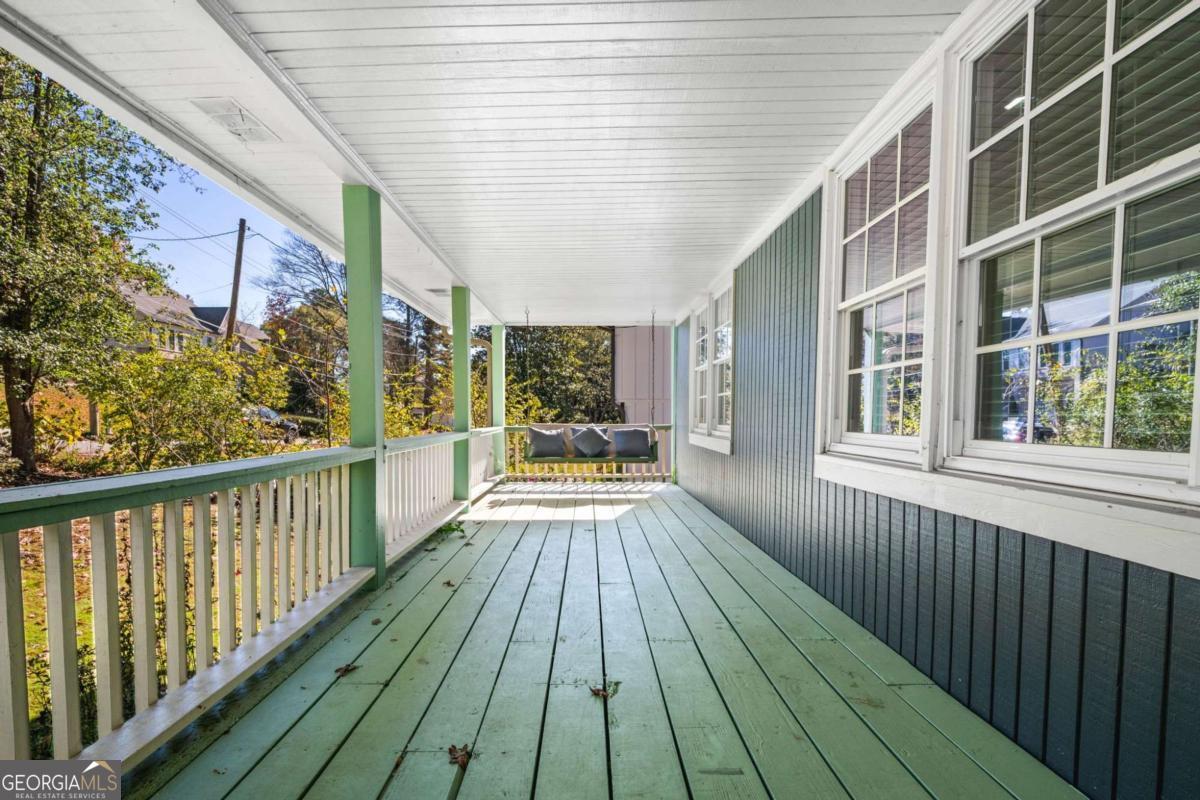 3020 Parkridge DR NE