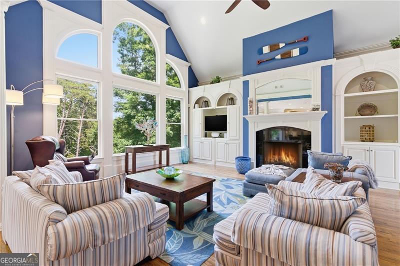 2723 Inglewood DR
