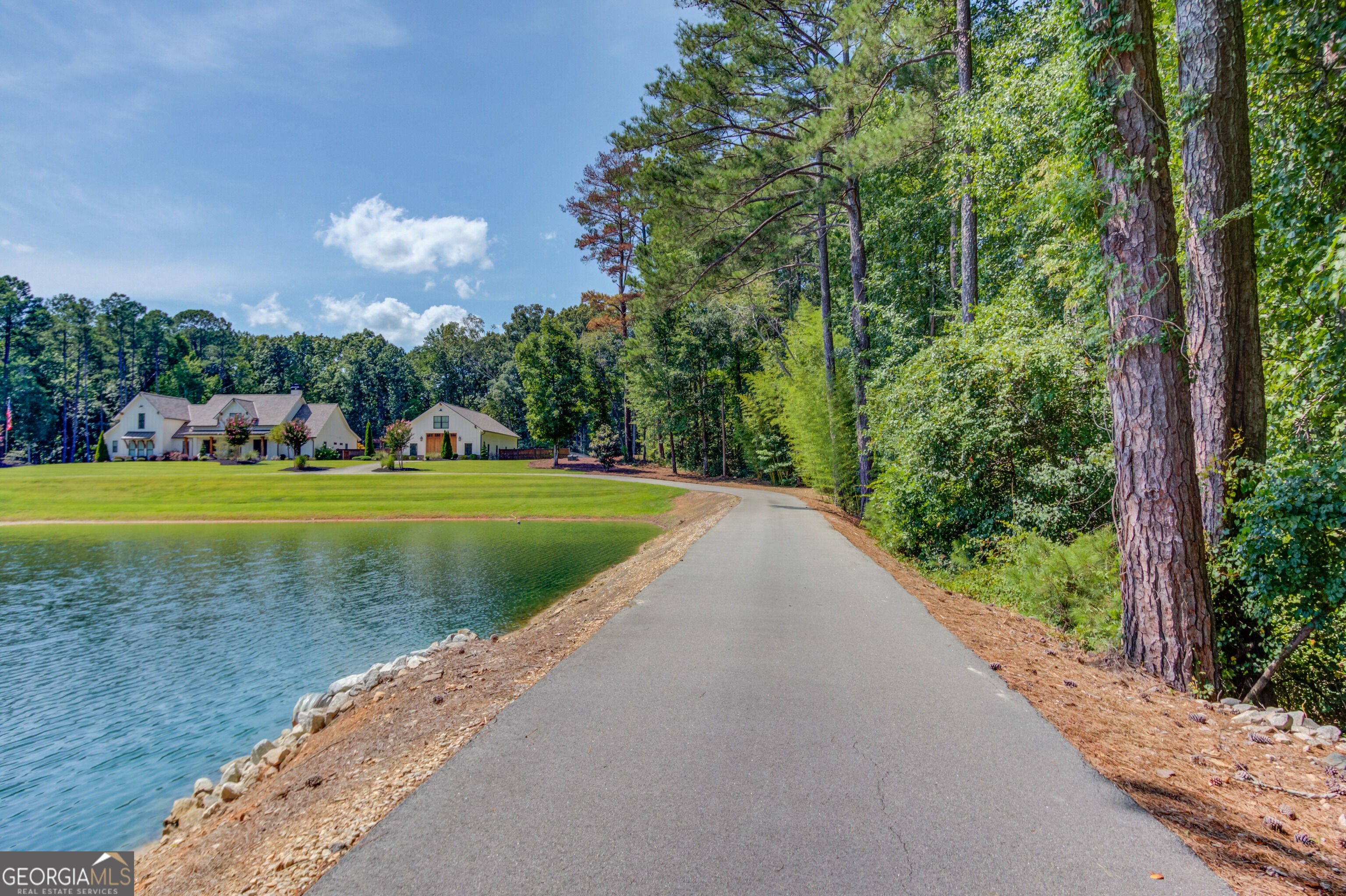 1092 Stewart RD