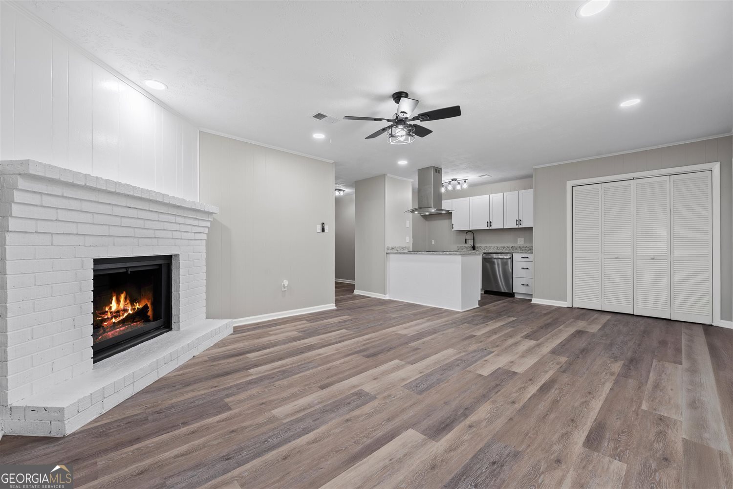 3605 Cameron DR