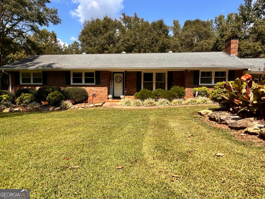 Photo of 711 W Ridgeway Road, Maysville, GA 30558 (MLS # 10659280)