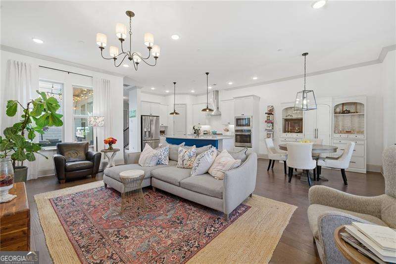 2029 Brookings LN SE