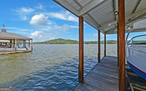 A home in Toccoa