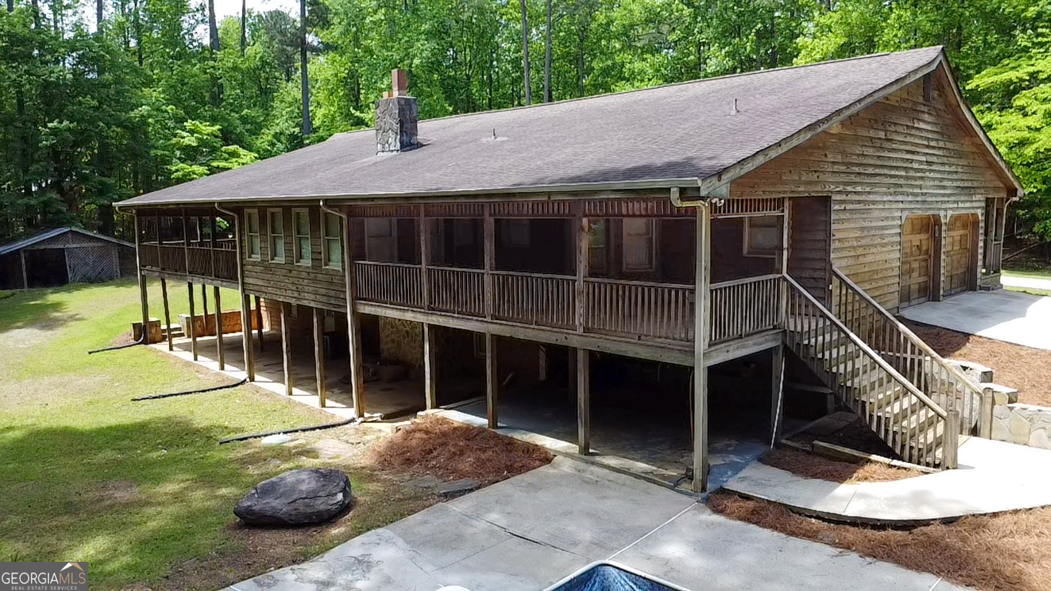 7505 Hall RD