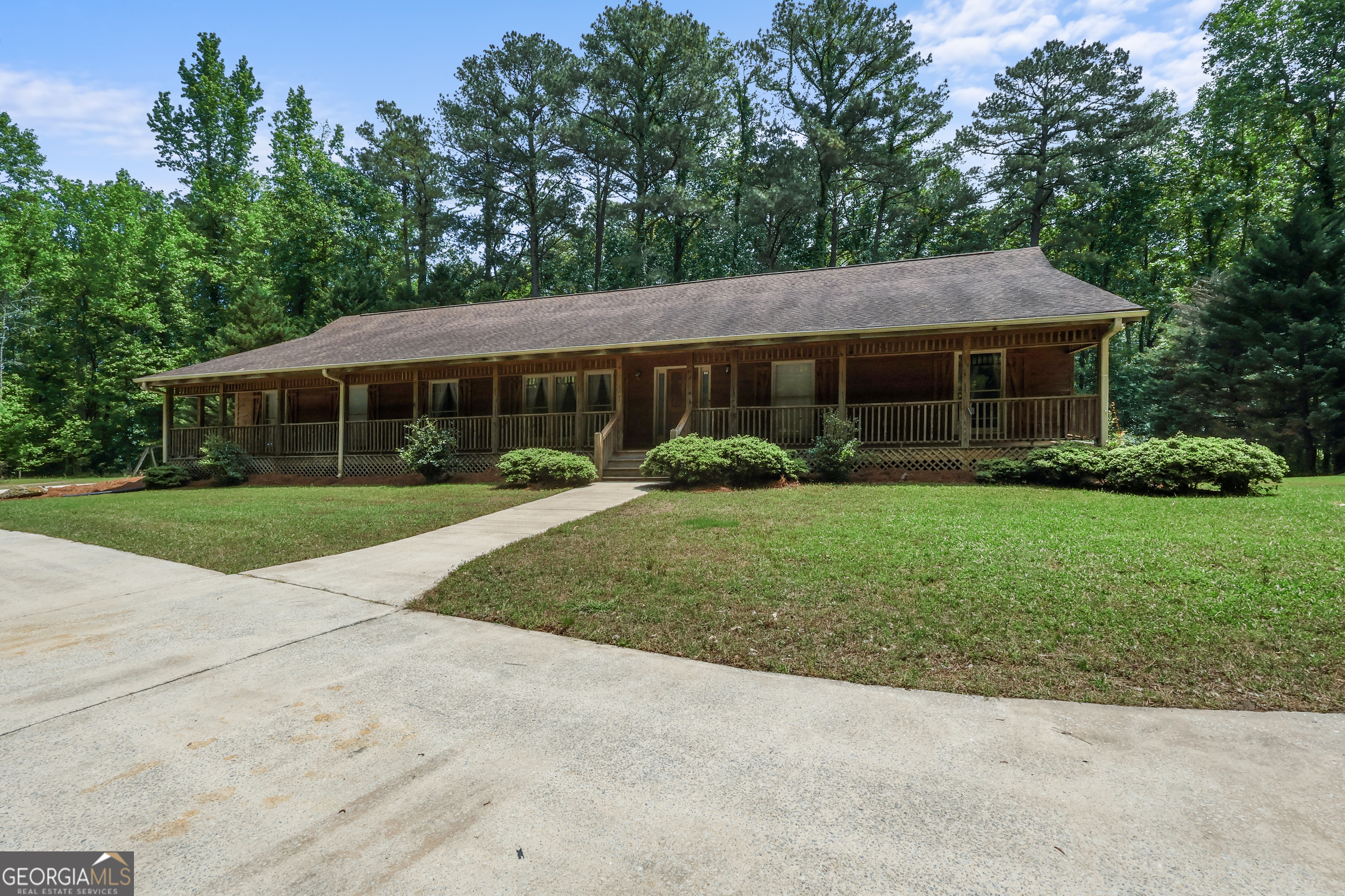 7505 Hall RD