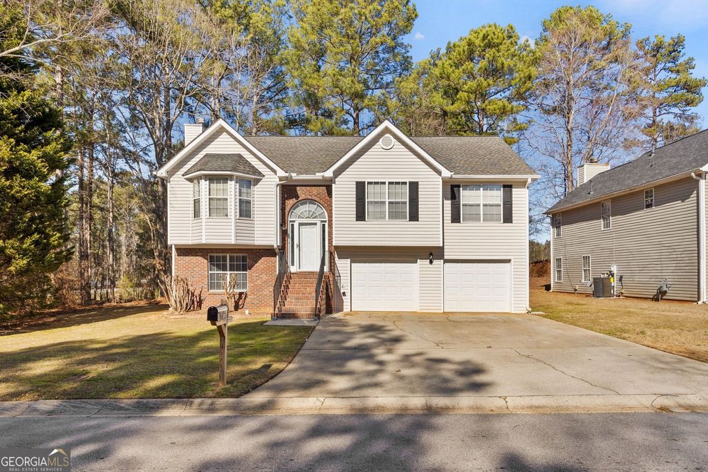 Photo of 11600 Spring Lake Way, Fayetteville, GA 30215 (MLS # 10687578)