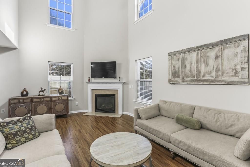 5805 Mountain Top PL