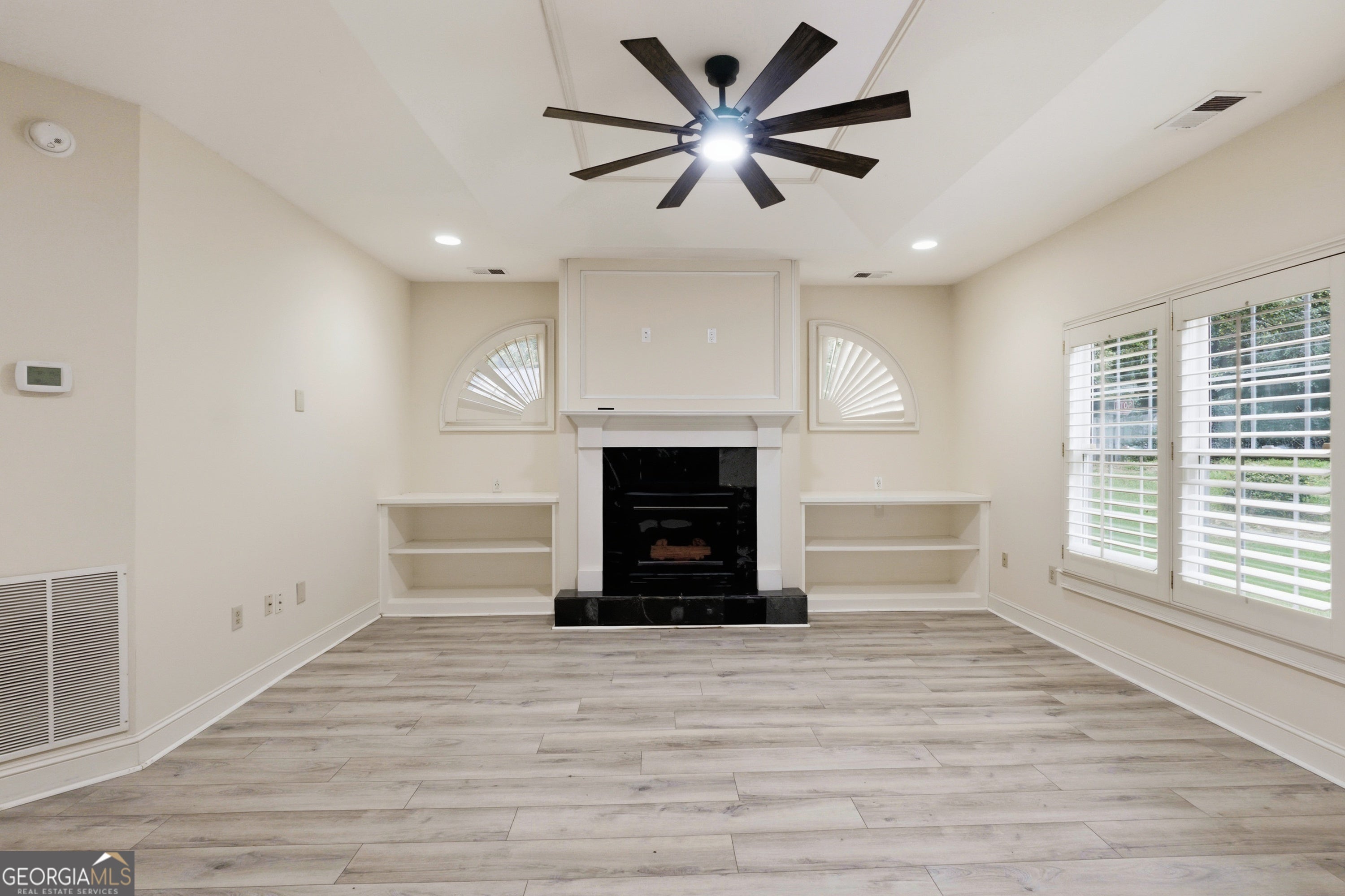 100 Clay CT