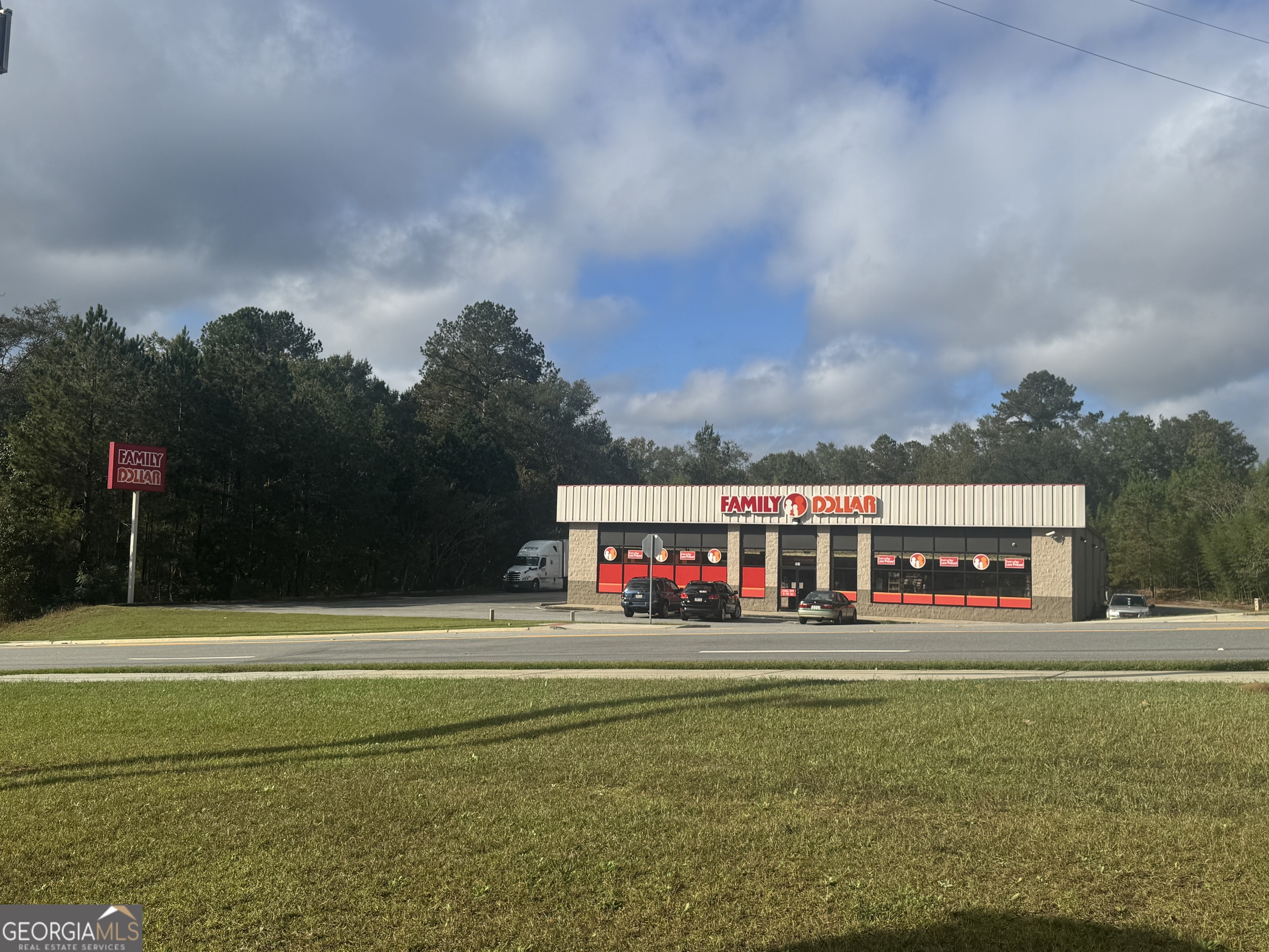 921 Hillcrest PKWY