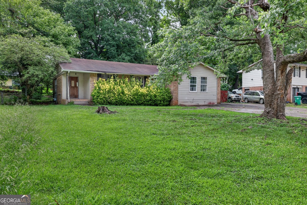 Photo of 3013 Orbit Circle, Ellenwood, GA 30294 (MLS # 10808098)