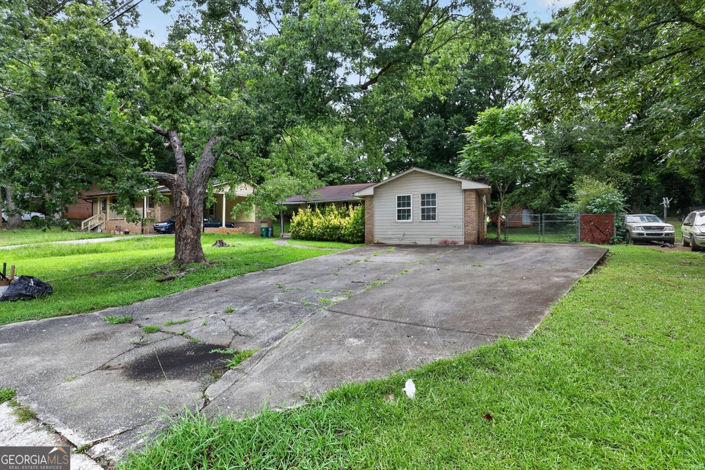Photo of 3013 Orbit Circle, Ellenwood, GA 30294 (MLS # 10808098)
