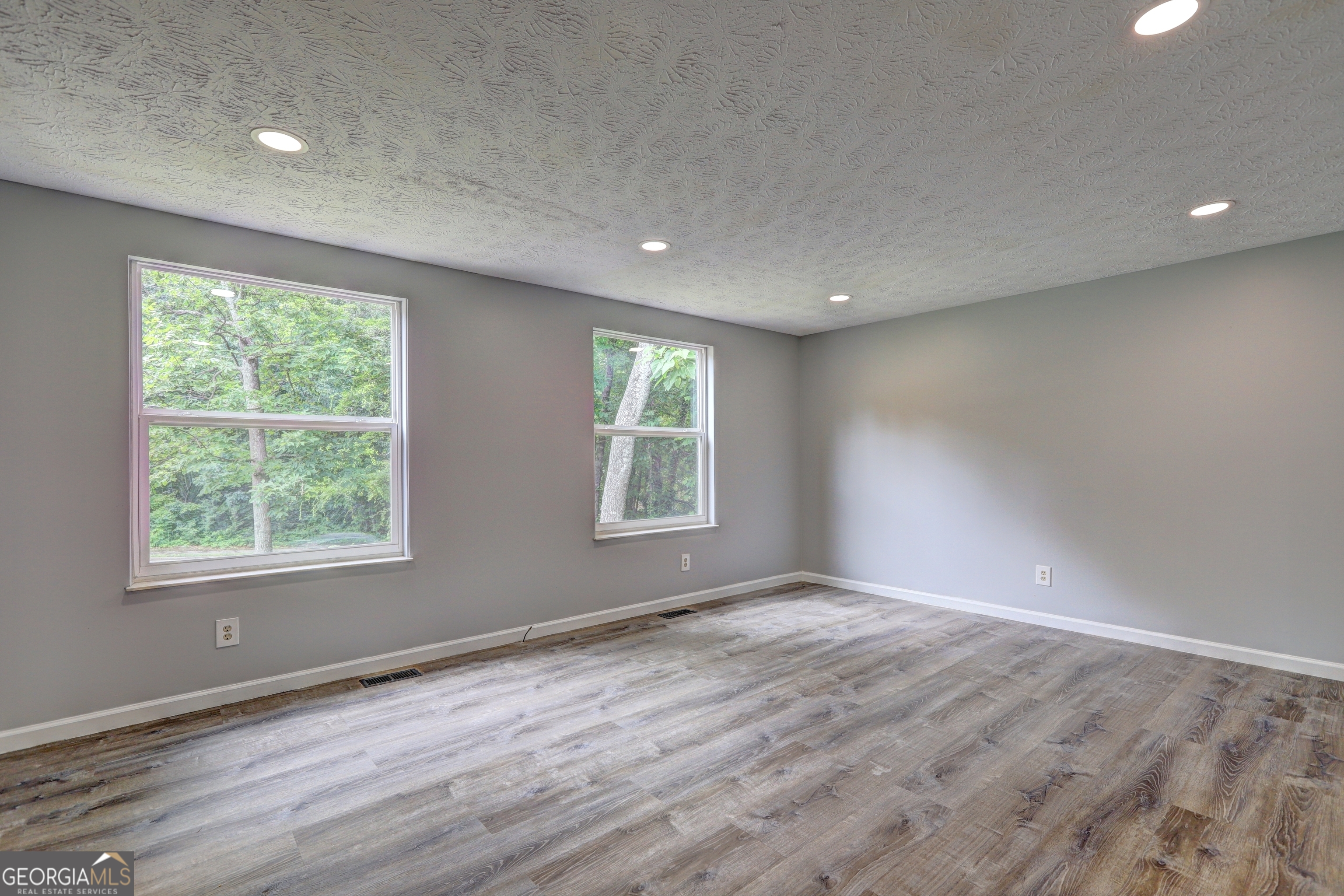 1492 Harbins RD